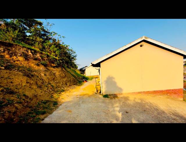 2 BEDROOM HOUSE FOR SALE IN UMLAZI G